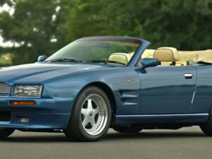 Immagine 11/50 di Aston Martin Virage Volante (1995)