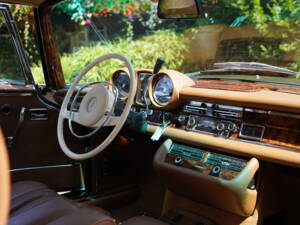 Image 2/19 of Mercedes-Benz 280 SE 3,5 (1971)