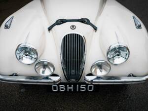 Image 17/43 of Jaguar XK 120 OTS (1951)