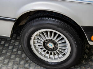 Image 45/50 of BMW 320&#x2F;6 (1981)