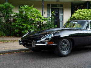 Image 8/25 of Jaguar E-Type 3.8 (1964)