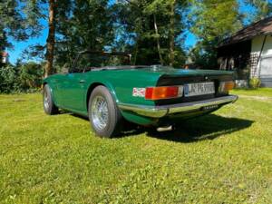 Image 18/20 of Triumph TR 6 (1976)