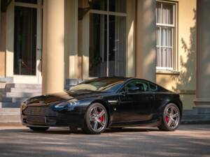 Immagine 2/24 di Aston Martin V8 Vantage N400 (2008)