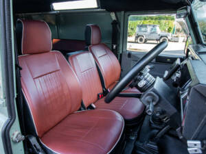 Image 17/20 of Land Rover 90 (1989)