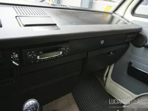 Immagine 29/64 di Volkswagen T3 Westfalia Joker 1.6 TD (1989)