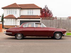 Image 2/37 of Jaguar Mk X 4.2 (1967)