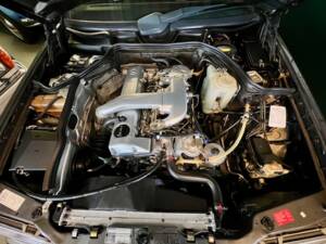 Image 38/40 of Mercedes-Benz 250 TD (1990)
