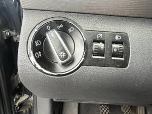 Image 23/25 of Volkswagen Touran 1.4 TSI (2004)