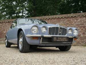 Bild 45/50 von Jaguar XJ 6 C 4.2 (1975)