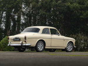 Image 28/50 of Volvo P 123 GT (1968)