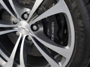 Imagen 32/50 de Aston Martin V12 Vantage (2012)