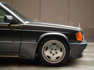 Image 55/83 of Mercedes-Benz 190 E 2.3-16 (1984)