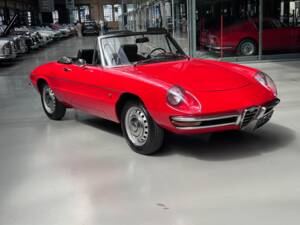 Immagine 2/30 di Alfa Romeo 1600 Spider Duetto (1966)