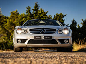 Image 48/50 of Mercedes-Benz SL 55 AMG (2006)