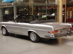 Imagen 21/27 de Mercedes-Benz 280 SE 3,5 (1970)