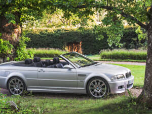 Image 19/52 of BMW M3 (2004)