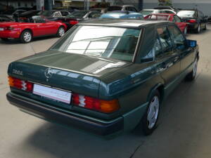 Bild 25/37 von Mercedes-Benz 190 E (1989)
