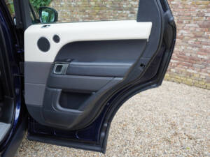 Image 39/50 of Land Rover Range Rover Sport P400e PHEV (2020)