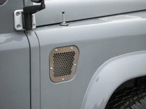 Bild 30/46 von Land Rover Defender 90 (2008)