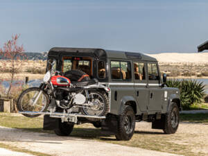 Image 2/13 of Land Rover Defender 110 (2009)