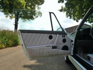 Bild 13/45 von Porsche 911 Carrera 2 (1993)