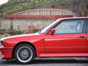 Image 3/36 of BMW M3 (1991)