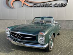 Image 2/37 of Mercedes-Benz 280 SL (1970)