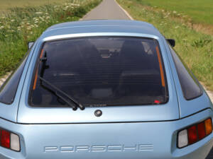 Image 37/42 de Porsche 928 (1979)
