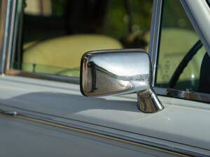 Image 17/50 of Rolls-Royce Silver Shadow II (1979)