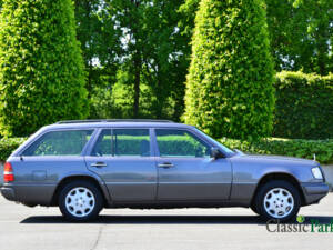 Bild 6/44 von Mercedes-Benz E 280 T (1994)