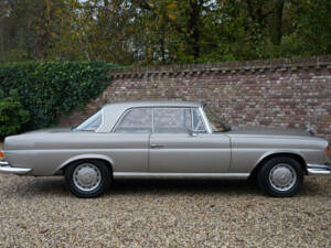 Image 38/50 of Mercedes-Benz 280 SE (1968)