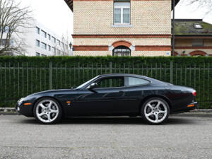 Image 3/51 of Jaguar XKR (2002)