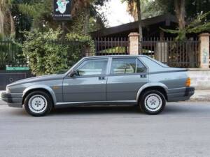 Imagen 2/10 de Alfa Romeo 75 1.8 Turbo America (1988)