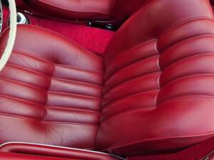 Image 13/21 of Mercedes-Benz 190 SL (1961)