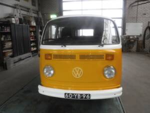 Bild 22/45 von Volkswagen T2 a&#x2F;b (1977)