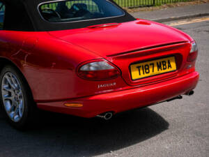 Image 9/33 of Jaguar XK8 4.0 (1999)