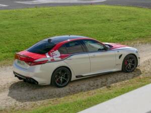 Image 7/7 de Alfa Romeo Giulia Quadrifoglio (2020)