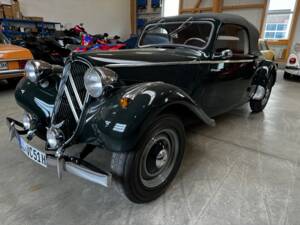 Image 1/40 de Citroën Traction Avant 11 BL (1951)