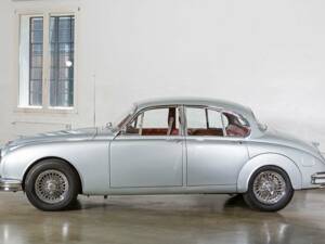 Image 3/20 of Jaguar Mk II 3.8 (1962)
