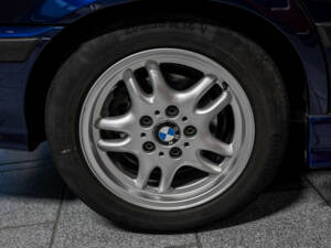 Image 7/21 de BMW 328i (1995)