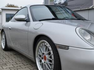 Imagen 30/36 de Porsche 911 Carrera (2000)