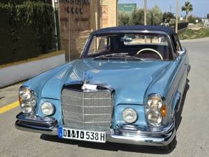 Immagine 7/40 di Mercedes-Benz 300 SE (1964)