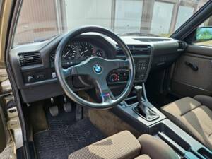 Imagen 2/14 de BMW 325i (1985)