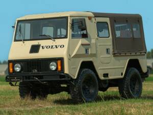 Image 1/50 of Volvo C 202 (1967)