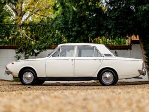 Image 2/40 of Ford Consul Corsair (1964)