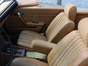 Image 21/26 of Mercedes-Benz 280 SL (1980)