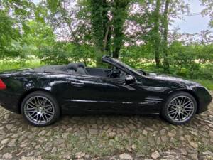 Imagen 24/58 de Mercedes-Benz SL 350 (2005)