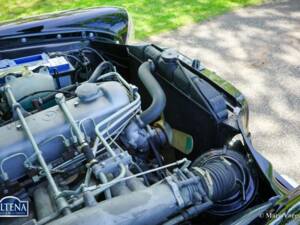 Image 33/52 de Mercedes-Benz 220 SE b (1963)