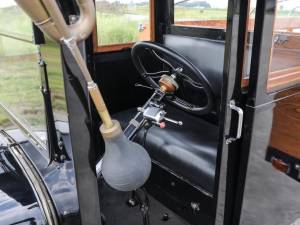 Image 7/19 of Ford Model T (1919)