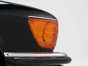 Image 13/15 of Mercedes-Benz 380 SL (1985)